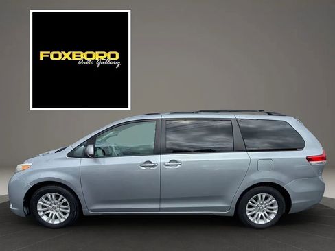 Used 2013 Toyota Sienna XLE FWD image 8