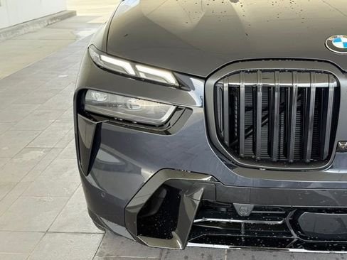 Used 2026 BMW X7 xDrive40i w/ M Sport Package image 3