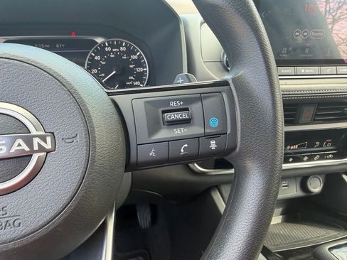 Used 2023 Nissan Rogue SV image 21