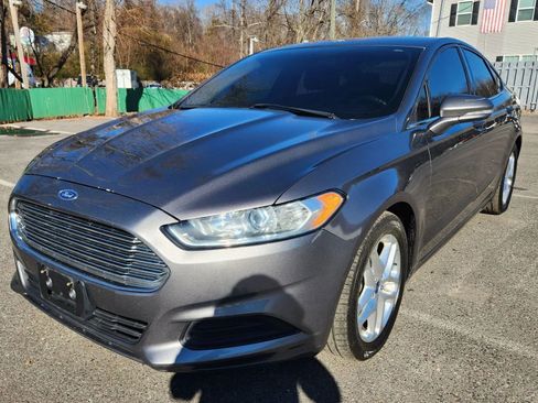 Used 2013 Ford Fusion SE image 1