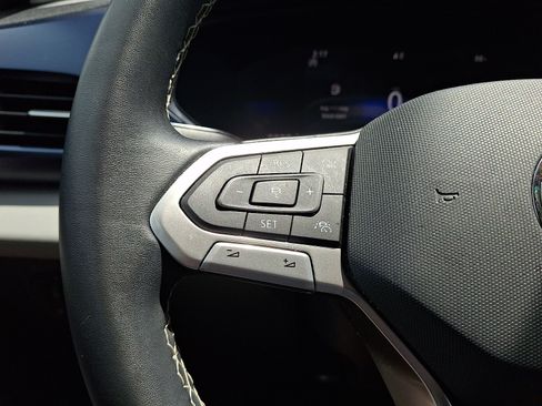 Certified 2023 Volkswagen Taos SE FWD image 21