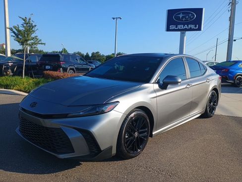 Used 2025 Toyota Camry SE w/ Multimedia Upgrade Package FWD image 1
