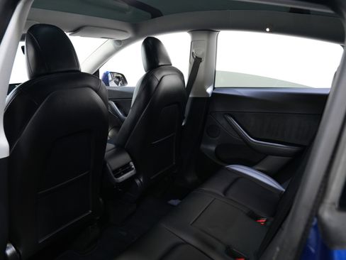 Used 2021 Tesla Model Y Long Range image 35