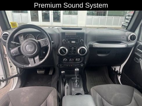 Used 2015 Jeep Wrangler Unlimited Rubicon AWD/4WD image 10