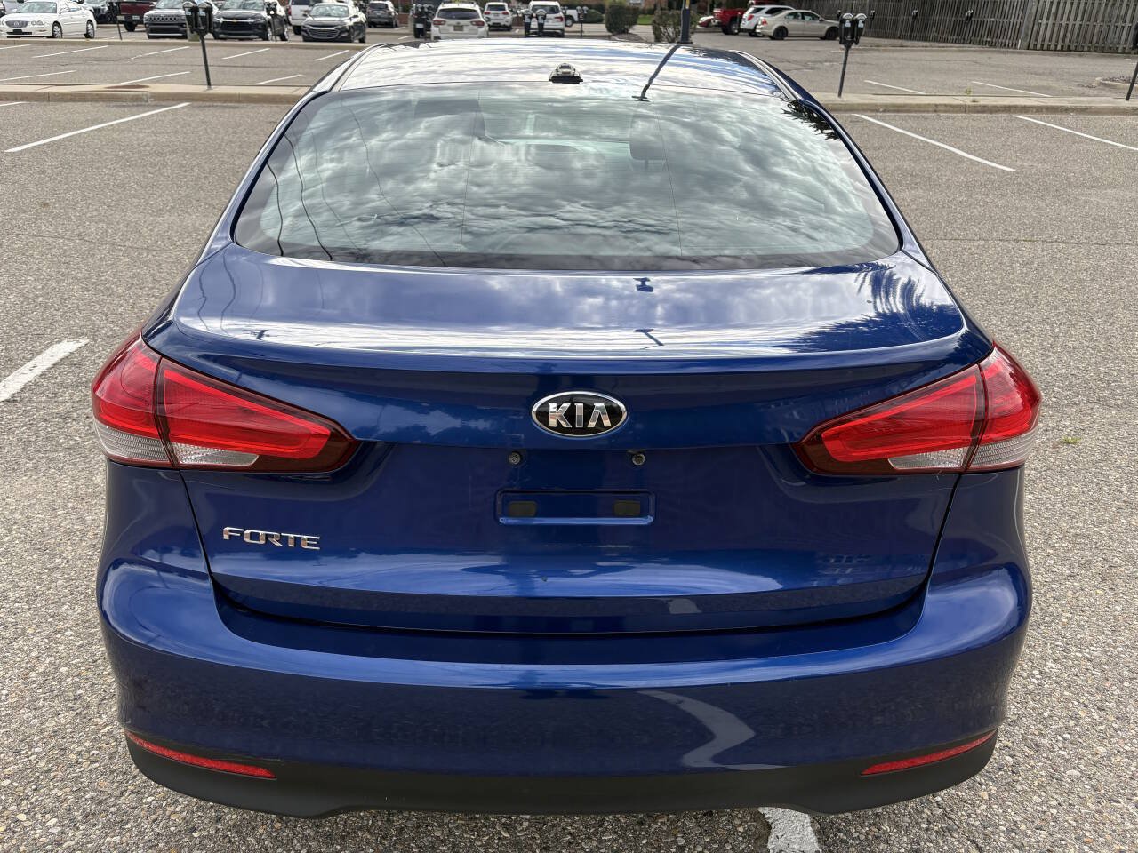 Used 2017 Kia Forte LX FWD image 8