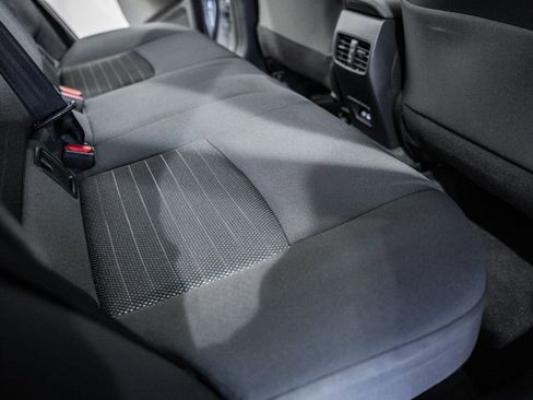 Used 2024 Toyota Corolla Cross SE image 28