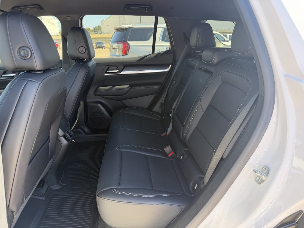 New 2027 GMC Terrain Elevation w/ Elevation Premium Package FWD image 24