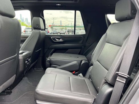 Used 2022 Chevrolet Tahoe LT w/ Luxury Package AWD/4WD image 15