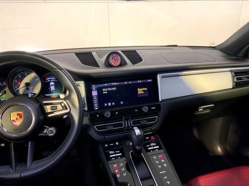 Certified 2024 Porsche Macan S image 16