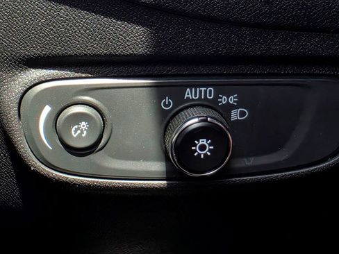 Used 2023 Chevrolet Equinox LS FWD image 16