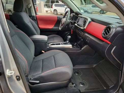 Used 2021 Toyota Tacoma SR5 w/ Technology Package image 27