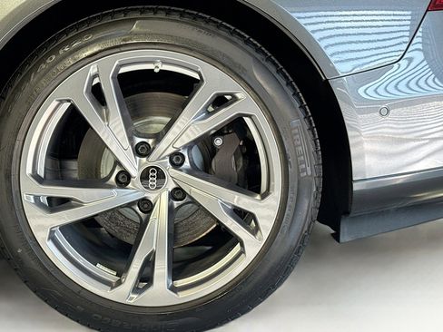 Used 2023 Audi e-tron GT Prestige w/ Prestige Package image 27