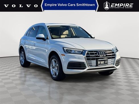 Used 2019 Audi Q5 2.0T Premium w/ Convenience Package image 1