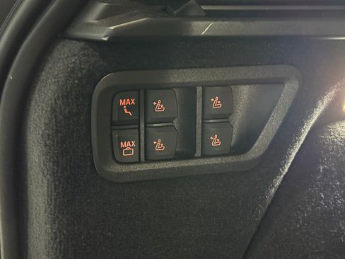 Used 2024 BMW X7 xDrive40i image 55