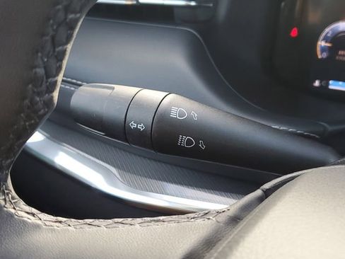 Certified 2024 Jeep Compass Limited w/ High Altitude Package image 18