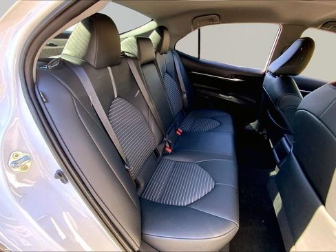 Used 2023 Toyota Camry SE image 17
