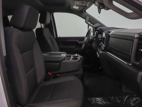 Used 2024 GMC Sierra 3500 SLE image 11