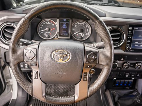 Used 2020 Toyota Tacoma TRD Off-Road image 17