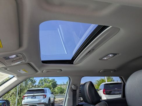 Used 2021 Kia Soul Turbo FWD image 16
