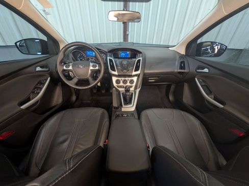 Used 2014 Ford Focus SE w/ Equipment Group 201A FWD image 5
