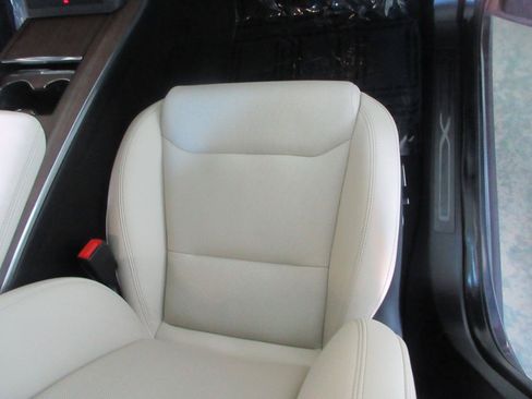Used 2023 Tesla Model X AWD/4WD image 28