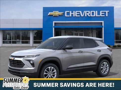 New 2026 Chevrolet TrailBlazer LS w/ LS Convenience Package FWD image 2