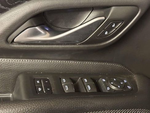 Used 2022 GMC Yukon Denali w/ Denali Premium Package AWD/4WD image 13