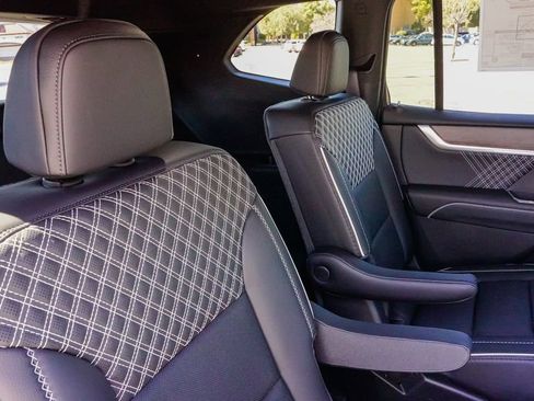 New 2026 GMC Acadia Denali w/ Super Cruise Package FWD image 11