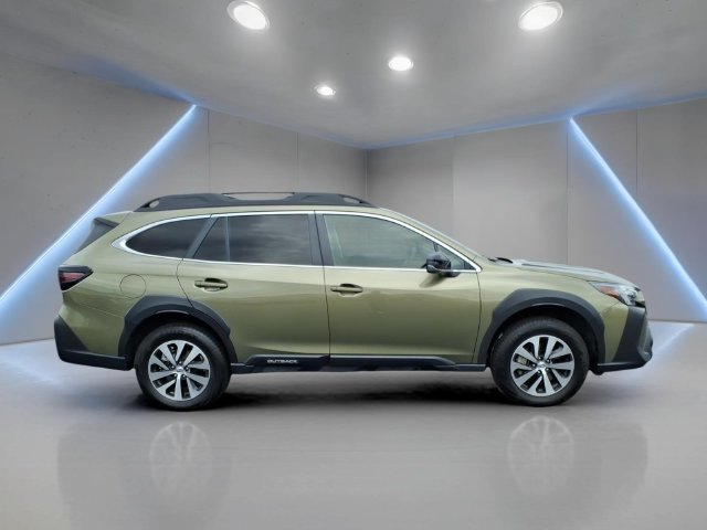 Used 2025 Subaru Outback Premium AWD/4WD image 22