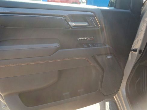 Used 2022 GMC Sierra 1500 AT4 w/ AT4 Premium Package image 12