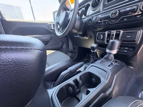 Used 2023 Jeep Wrangler Unlimited Sport AWD/4WD image 27