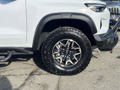 Certified 2024 Chevrolet Colorado ZR2 w/ ZR2 Convenience Package III image 6