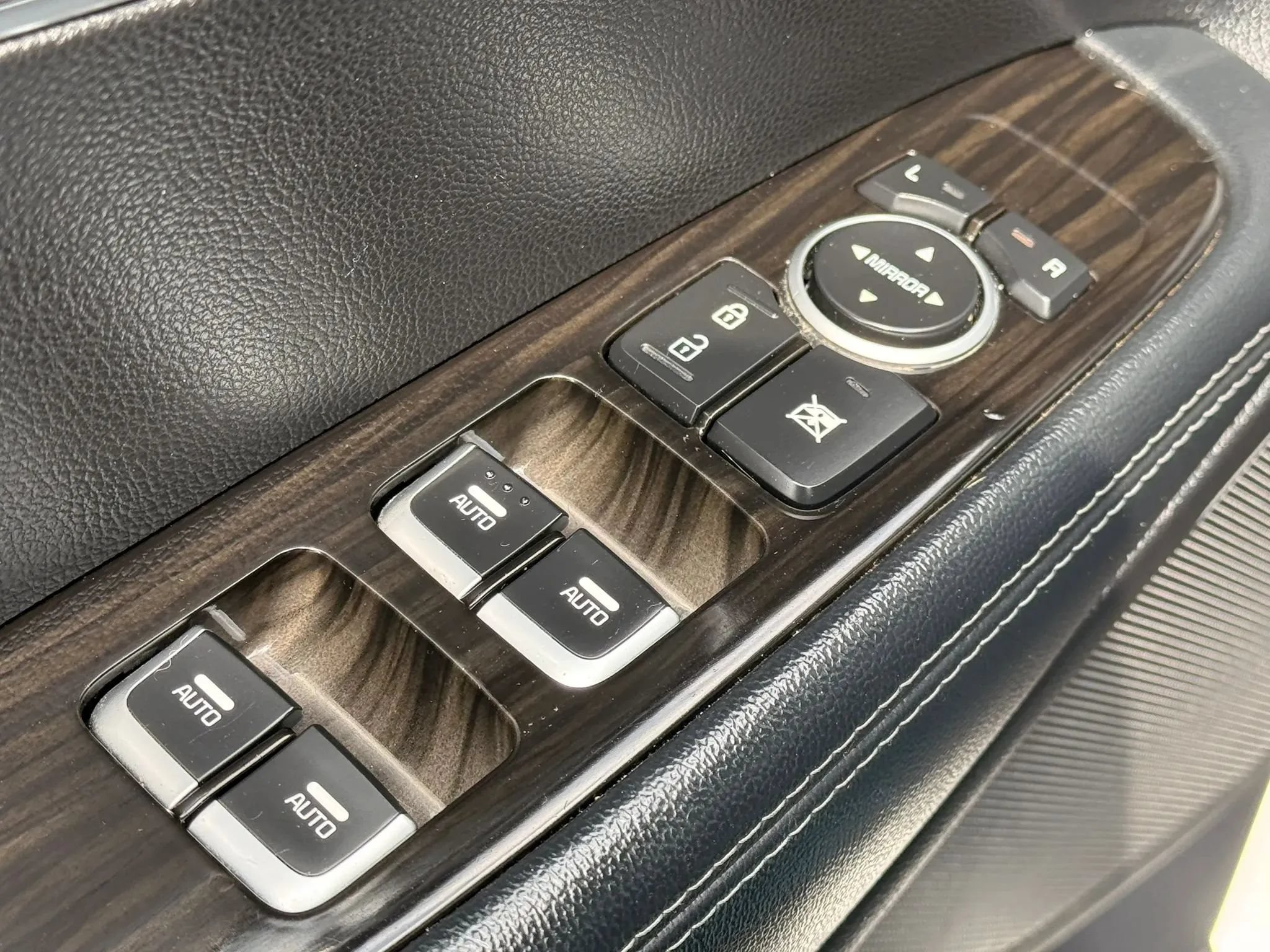 Used 2020 Kia Sorento FWD V6 image 24