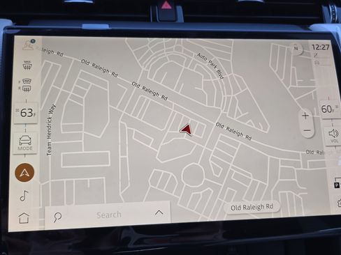 New 2025 Land Rover Discovery Sport Dynamic SE image 22