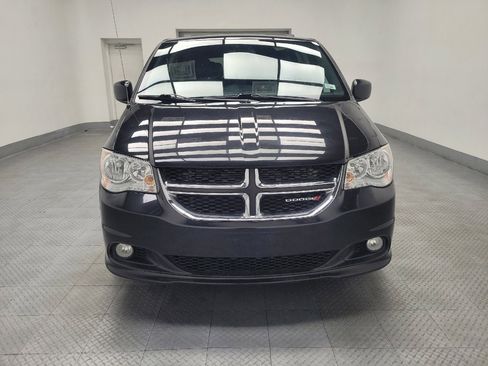 Used 2019 Dodge Grand Caravan SXT image 14