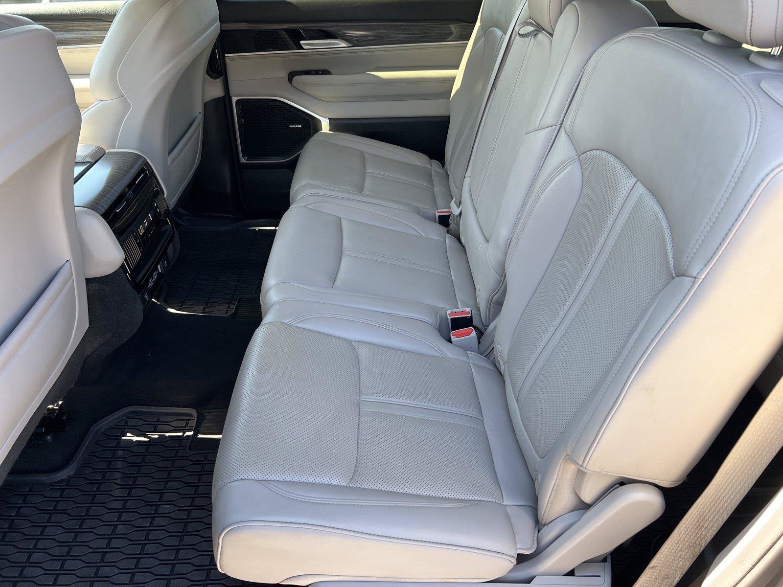 Used 2024 Jeep Wagoneer L Series II w/ Flexible Seating Group RWD image 32