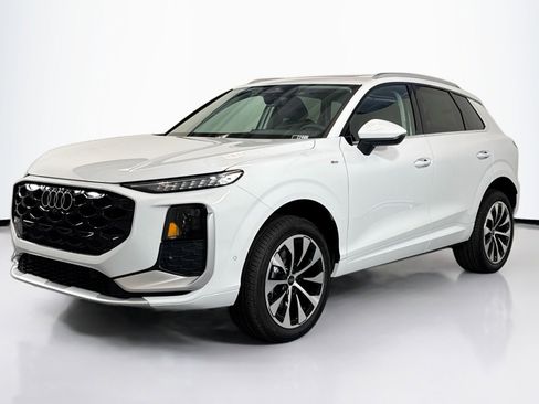 New 2026 Audi Q3 quattro 2.0T AWD/4WD image 1