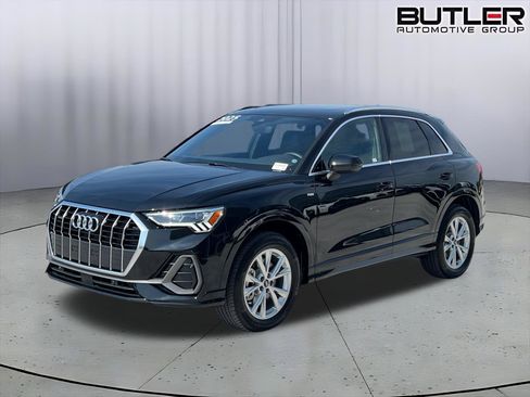 Certified 2025 Audi Q3 2.0T Premium w/ Convenience Package AWD/4WD image 1