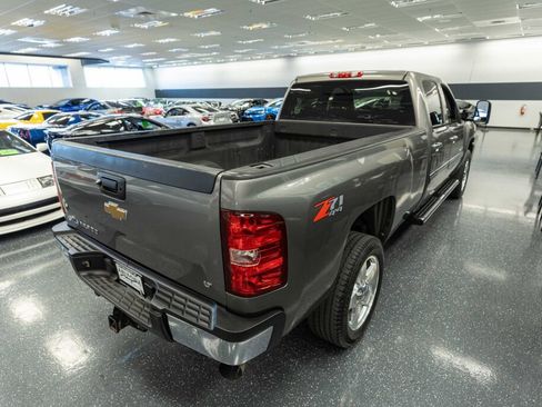 Used 2014 Chevrolet Silverado 2500 LT w/ Custom Sport Truck Package image 8