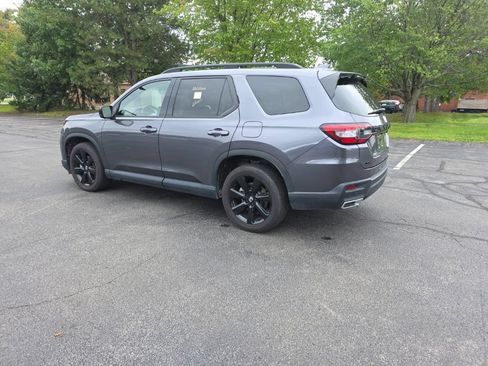 Used 2025 Honda Pilot Black Edition image 5
