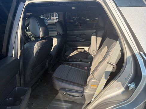 Used 2026 Nissan Pathfinder Rock Creek w/ Rock Creek Premium Package AWD/4WD image 14