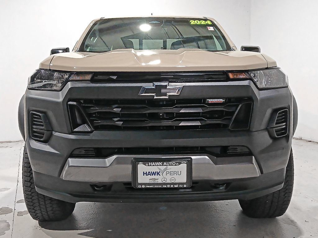 Used 2024 Chevrolet Colorado Trail Boss w/ Technology Package AWD/4WD image 2