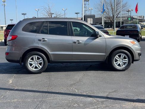 Used 2012 Hyundai Santa Fe GLS image 4