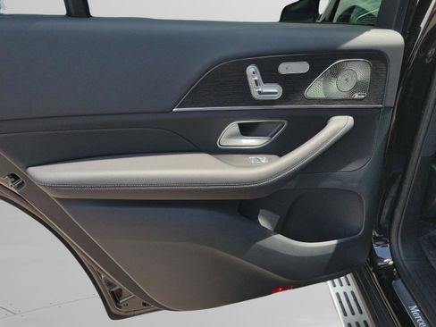 New 2026 Mercedes-Benz GLS 580 4MATIC image 7