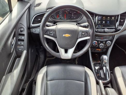 Used 2018 Chevrolet Trax Premier w/ Midnight Edition FWD image 9