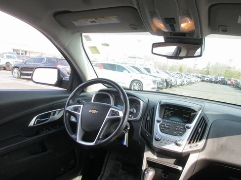 Used 2017 Chevrolet Equinox LT w/ Convenience Package image 19