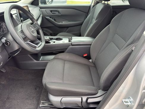 Used 2024 Nissan Rogue S image 11