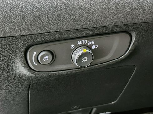 Used 2024 Buick Encore GX Avenir w/ Avenir Technology Package FWD image 17