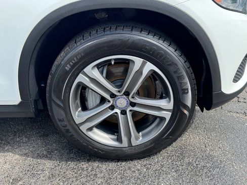 Used 2017 Mercedes-Benz GLC 300 4MATIC w/ Premium 1 Package image 10