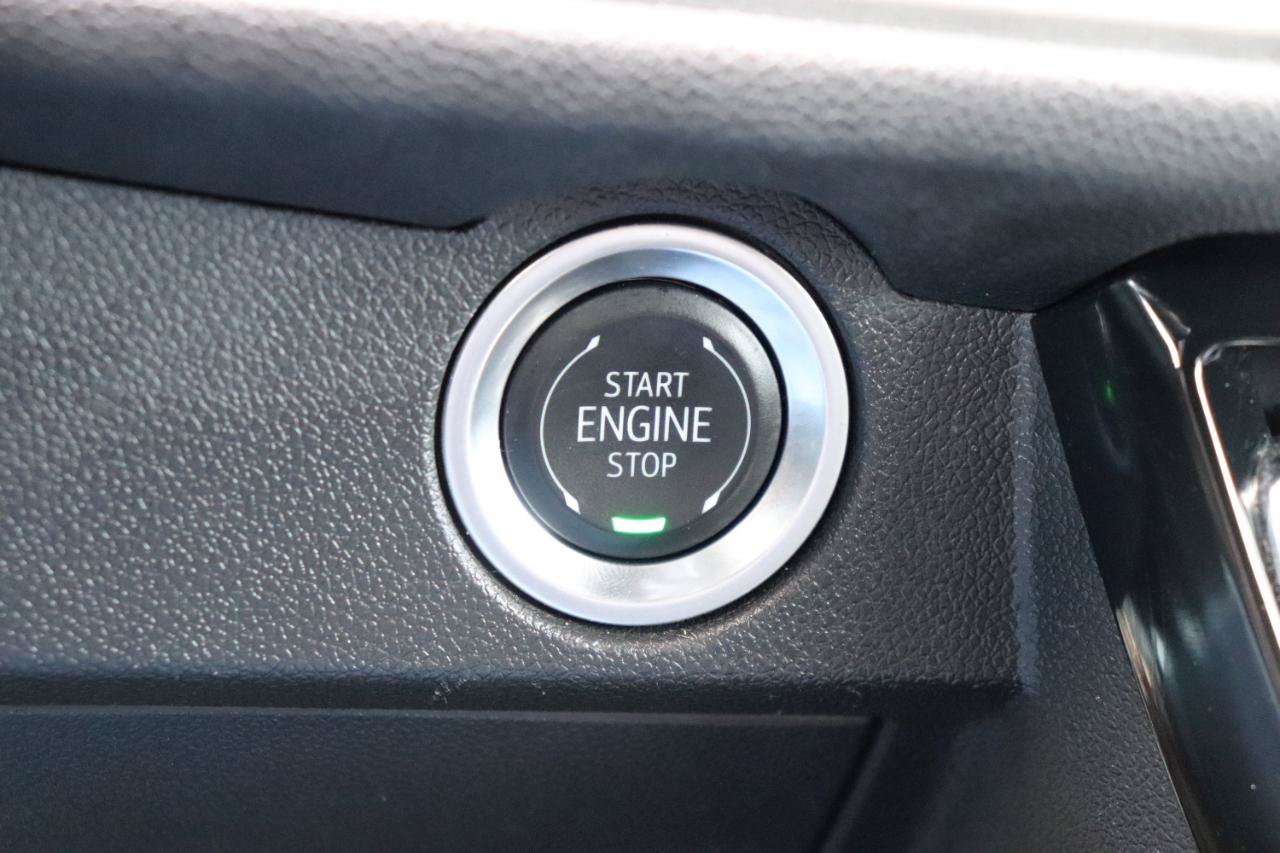 Used 2025 Chevrolet Traverse LT FWD image 48